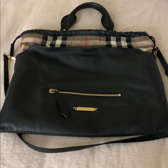 Burberry Handbags - Burberry Tote